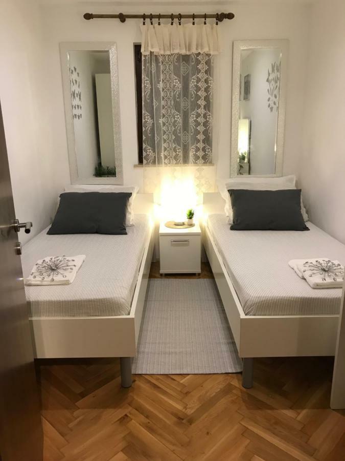 Puntižela-Patty Apartment Pula Bagian luar foto